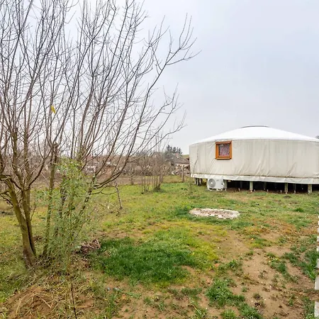 Yurt And A House With Garden - Special Experience Semesterbostad